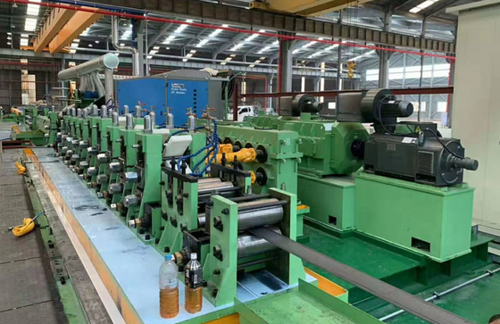 Maszyna do produkcji rur spawanych w kolorze zielonym do rur okrągłych o prędkości 100 m / min