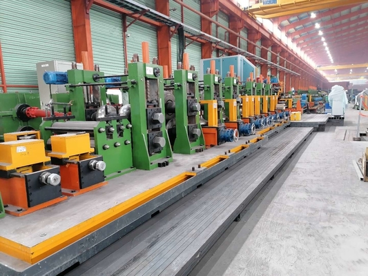 Maszyna do produkcji rur kwadratowych ERW 25 t / godzinę Grubość 8 mm