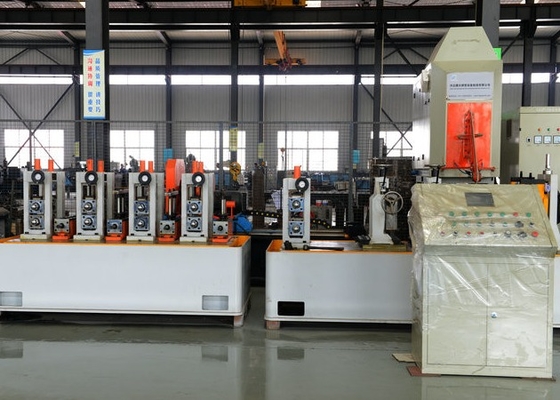 W pełni automatyczny przemysłowy automat do spawania rur o średnicy 89 mm i wysokiej częstotliwości do rur kwadratowych