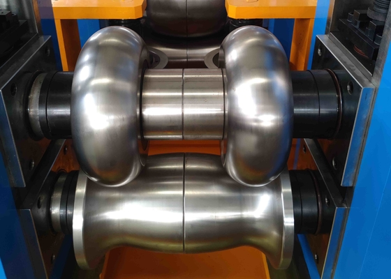 Rura 40 × 40 - 60 × 80 mm 600 kW 60 m / min Maszyna do produkcji rur Młyn do rur kwadratowych