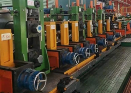 Linia do produkcji rur stalowych o średnicy zielonej 153 mm i grubości 1-3 mm z certyfikatem CE