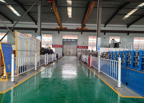 Linia do produkcji rur ze stali węglowej o grubości 4 mm 380 V 650 kW 1 rok gwarancji