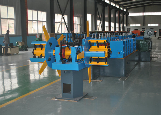 Automatyczne tworzenie rur stalowych Erw Hf spawane rury Mill Linia produkcyjna Prostość dobra