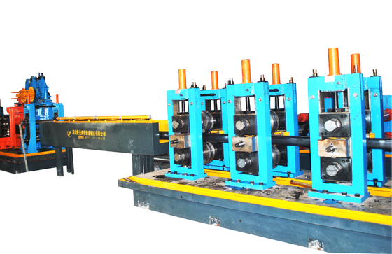 Maszyna do formowania rur sterowana PLC o mocy 600 kW z chromowanym rolkiem