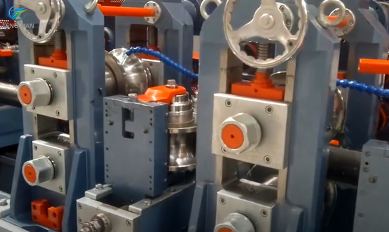 Profile stalowe Maszyna do mielenia rur Automatyczne pakowanie Spawarka 300 KW