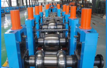 Fats Speed Steel Pipe Production Line PLC Kontrolowany wewnętrzny ERW Tube Mill 600KW Moc
